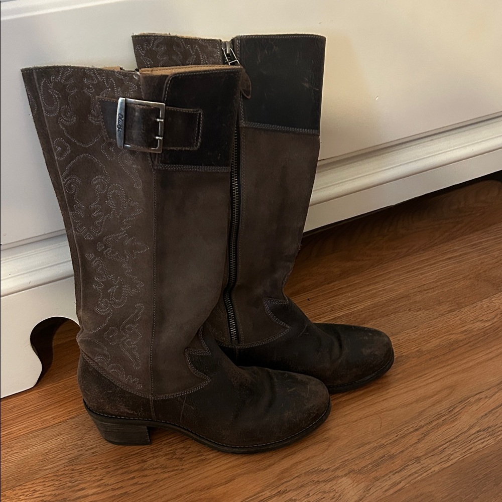 OluKai Emalani Dark Brown Leather Boots with Embroidery